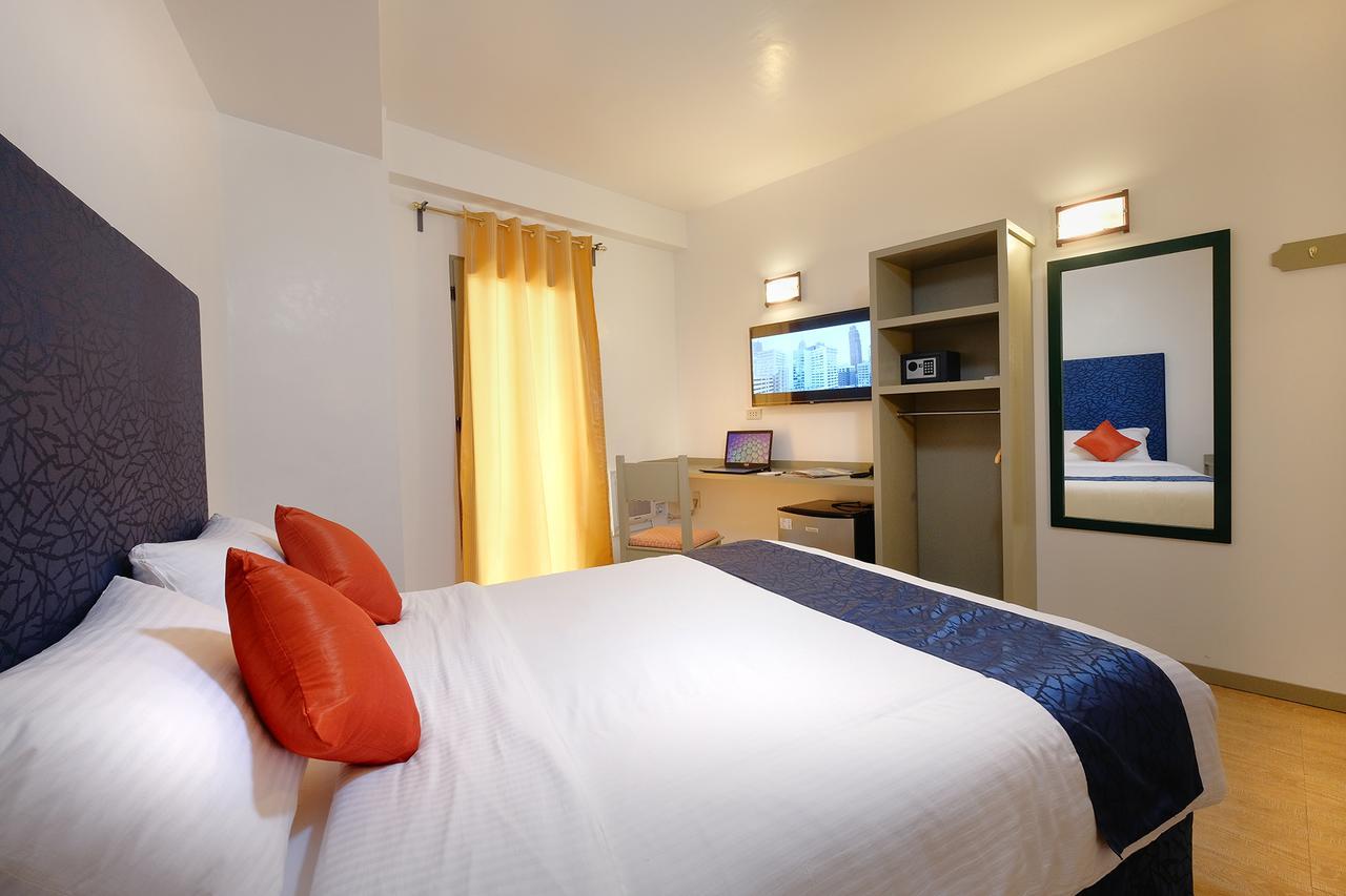 Frankfurter Deluxe Inn Cebu Extérieur photo